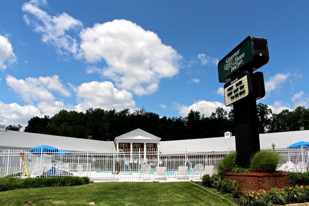 Governor House Inn Arlington/Falls Church Exterior foto