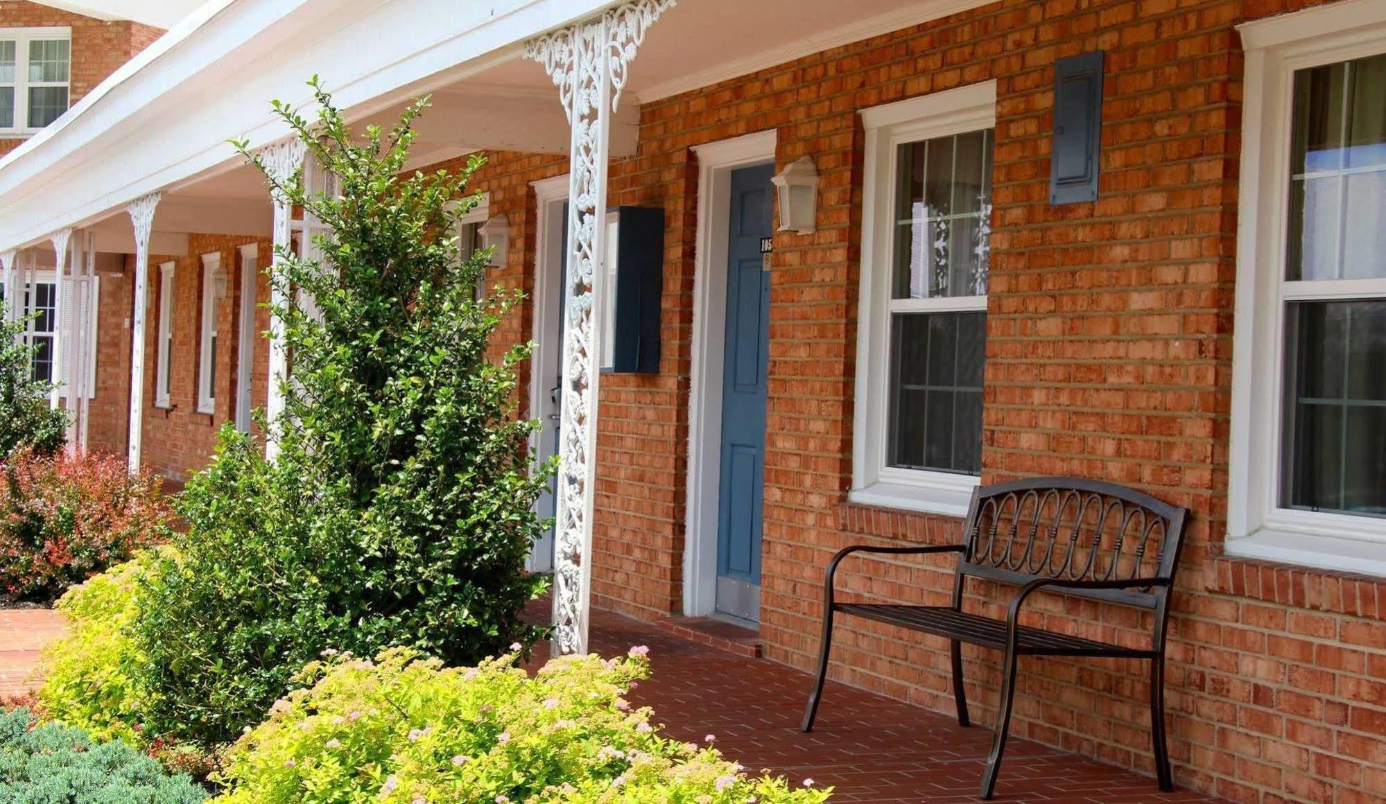 Governor House Inn Arlington/Falls Church Exterior foto